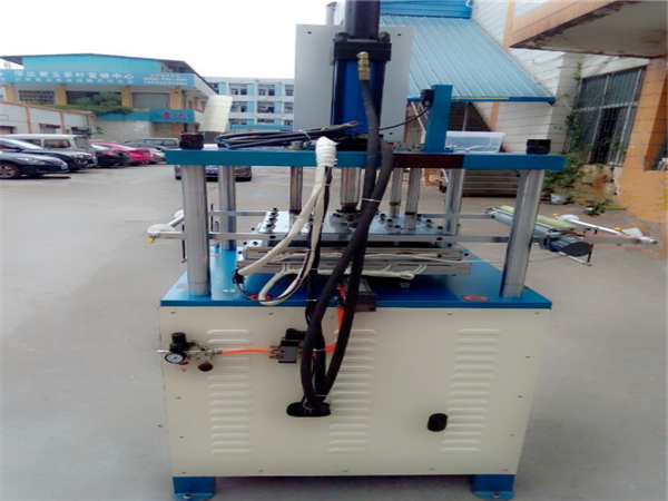 平面液压压花机