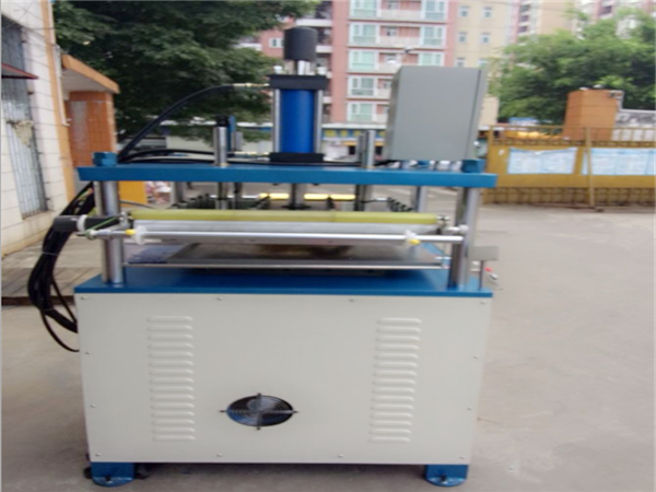 平面液压压花机