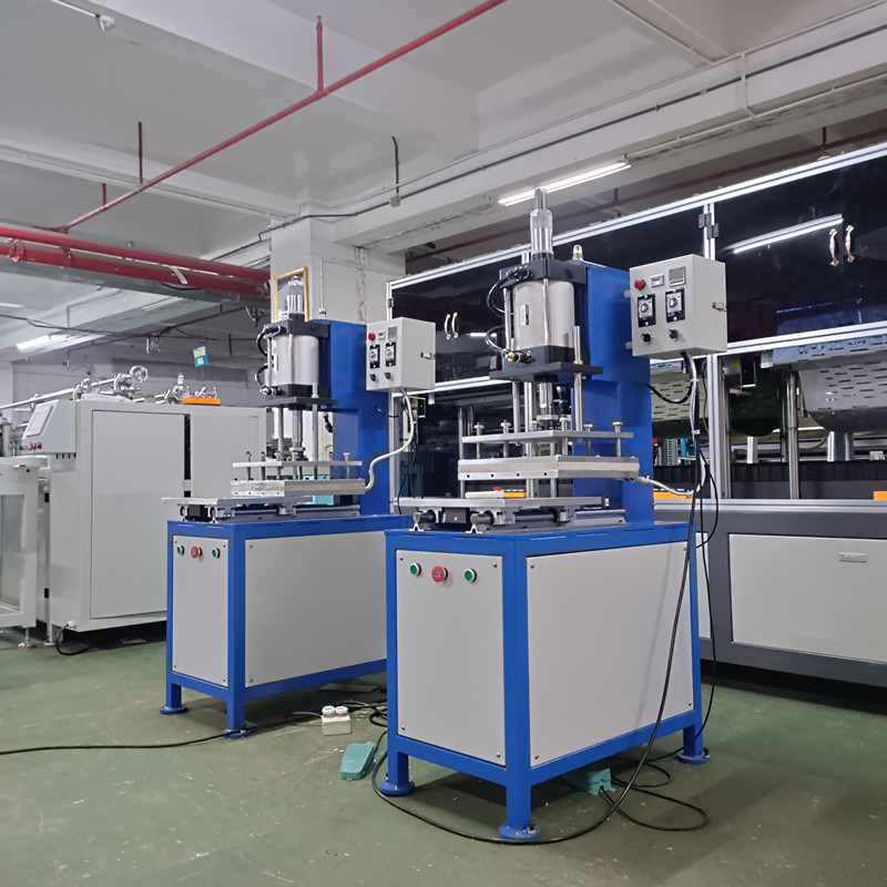 <b>厂家生产平面气压压印机</b>